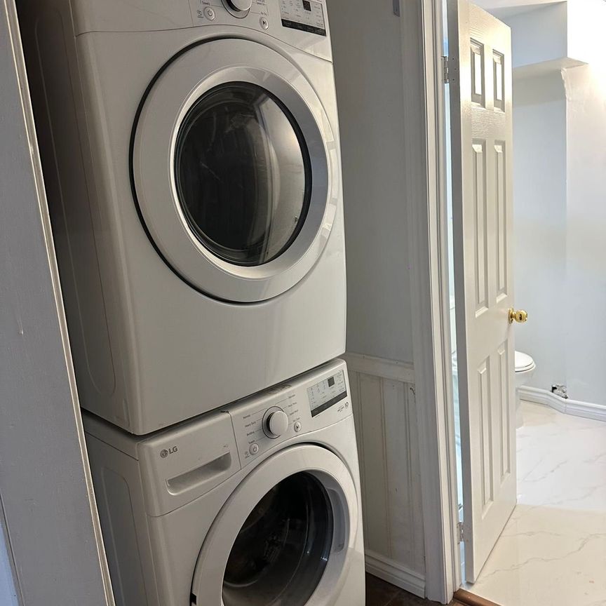 For Lease - 22 Hazelglen Court, Brampton, Ontario - Photo 1