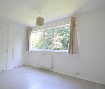 2 bedroom maisonette to rent - Photo 4