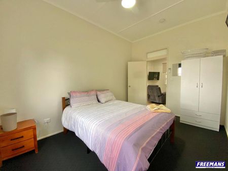 UNIQUE PROPERTY CATERING FOR PROFESSIONALS & BUSINESSES - Photo 4