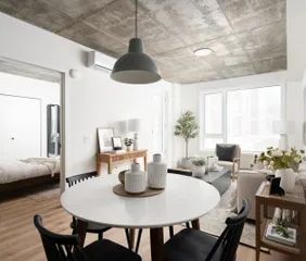 1 room apartment of 55m² in Montreal - Photo 2