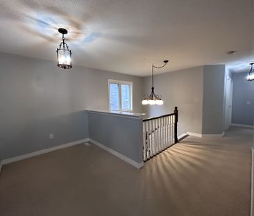 For Lease - 438 Kwapis Boulevard, Newmarket, Ontario - Photo 1