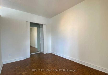 33 Harbour Square #3025 - Photo 2