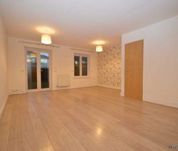 3 bedroom property to rent in Addlestone - Photo 2