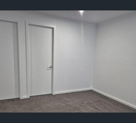 10 Nolita Walk, Point Cook, Vic 3030 - Photo 1