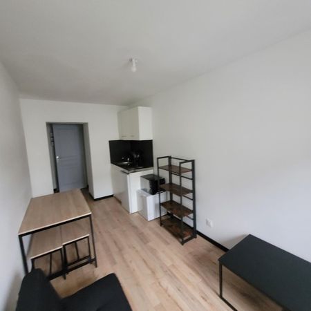 Location Appartement 2 pièces 26m² FOURMIES 59610 - Photo 3