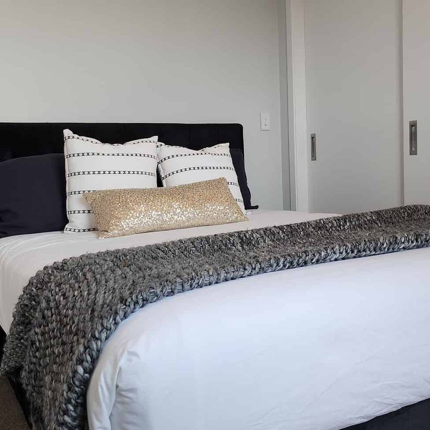 Near New. All Bills Included. Short Stays Welcome! - Photo 1