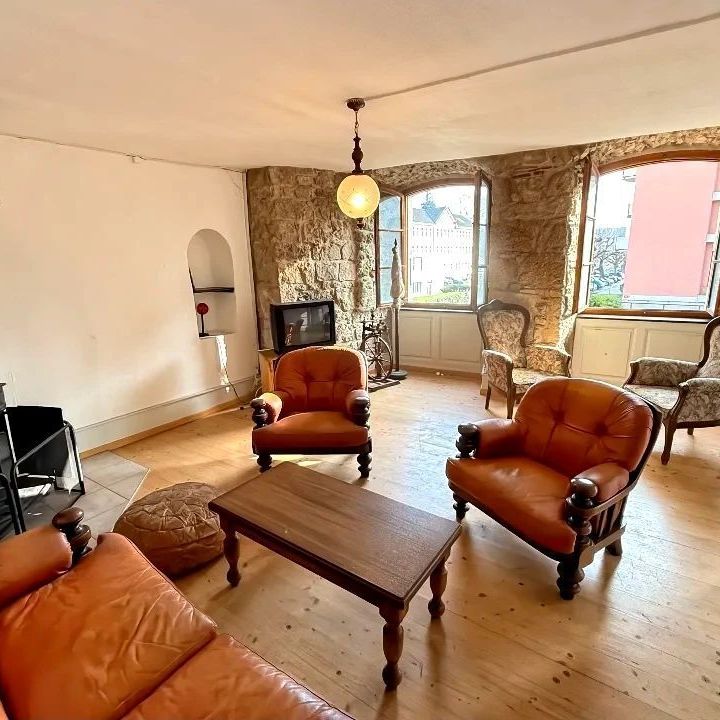 Charming apartment in the old town of Porrentruy with shared terrace - Photo 1