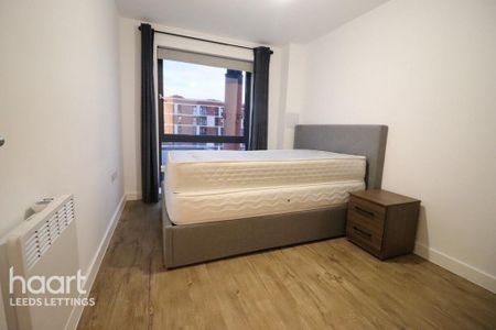 2 bedroom apartment to rent - Photo 4