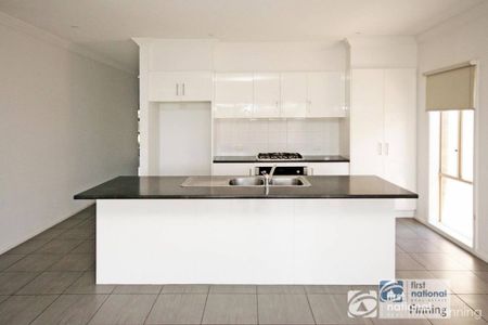 Spacious Family Home in Prime Location - Photo 5