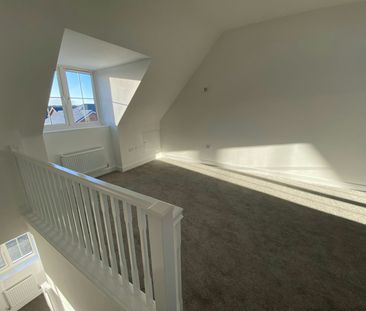 Semi-detached house to rent on - Photo 4