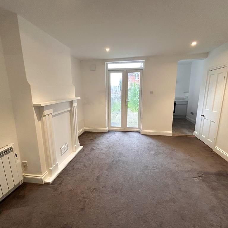 2 bedroom maisonette to rent - Photo 1