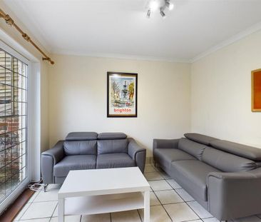 4 bedroom terraced house to rent - Photo 1