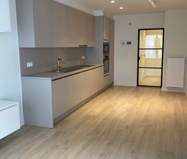 modern 1-slaapkamerappartement in hartje Kortrijk - Photo 6
