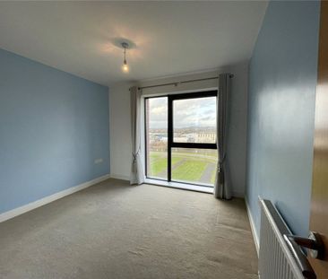 Stunning 5th floor corner apartment with far reaching views over Ne... - Photo 5