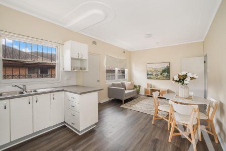 71 Hanbury Street, Mayfield NSW 2304 - House For Rent | Domain - Photo 5