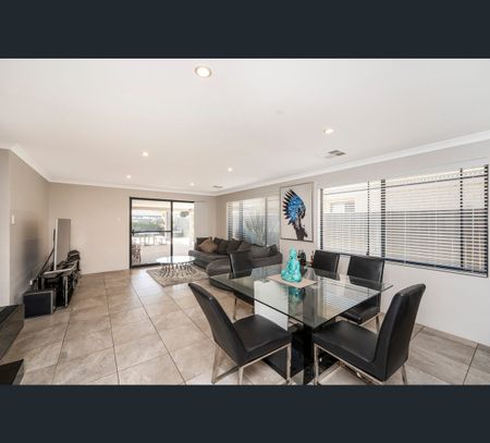 24 Gicha Close, Lake Coogee, WA 6166 - Photo 4