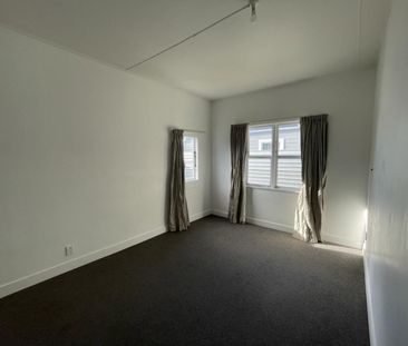 Updated three-bedroom home - Photo 3