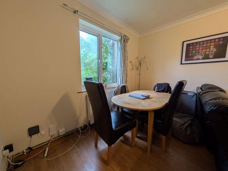 4 bedroom terraced house to rent - Photo 3