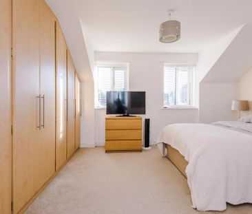 4 bedroom terraced house to rent - Photo 3