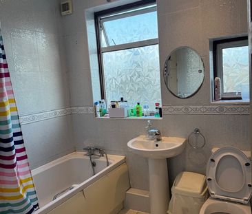 Room in a Shared House, Glebelands Avenue, IG2 - Photo 5