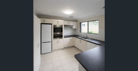 LOVELY FAMILY HOME SITUATED IN GREAT LOCATION - Photo 4