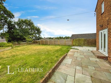 4 bedroom detached house to rent - Photo 4