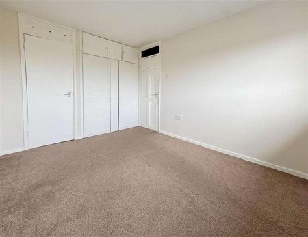 Bodiam Crescent, Eastbourne, BN22 - Photo 4