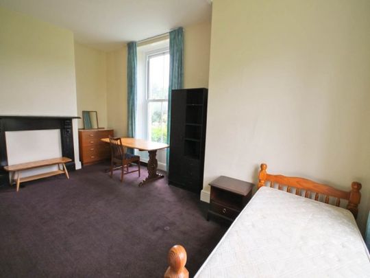 8 Bed - Caradog Road, Aberystwyth, Ceredigion - Photo 1