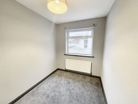 3 bedroom detached bungalow to rent - Photo 2