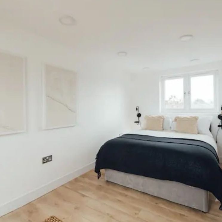 1 Bed Flat, Seymour Gardens, IG1 - Photo 1