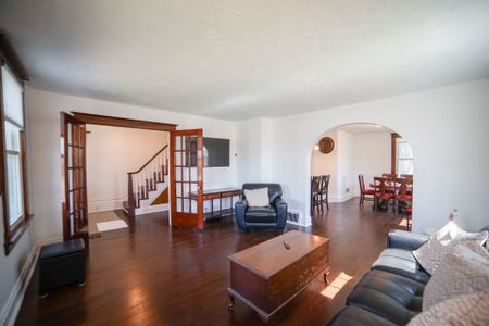 For Lease - 4046 Main Street, Niagara Falls, Ontario - Photo 3