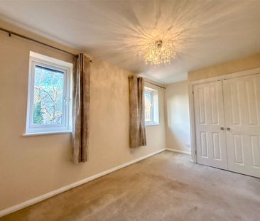 Swaledale Gardens, Fleet, Hampshire, GU51 - Photo 5