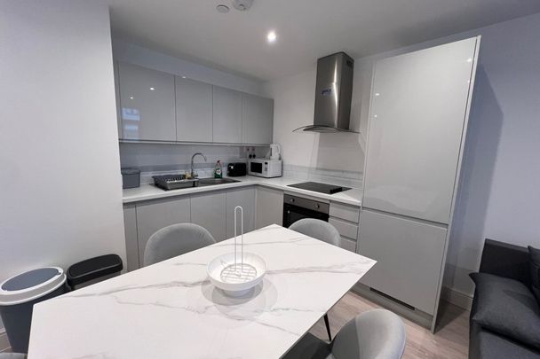 Sloane House - Photo 1