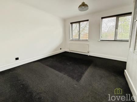 2 bedroom Semi-detached house To Let - Photo 1