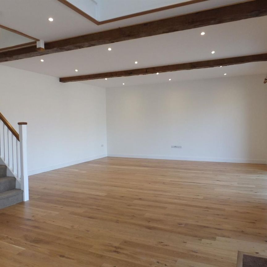 Muston Farm, Piddlehinton - Photo 1