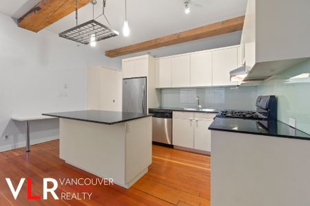 Condo in Downtown Vancouver, BC - Photo 5