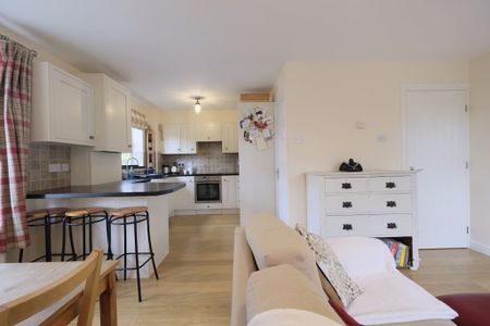 2 Bed Flat, Weavers Way, NW1 - Photo 4