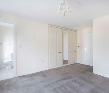 Ledbury Court, Cheltenham, GL52 - Photo 5