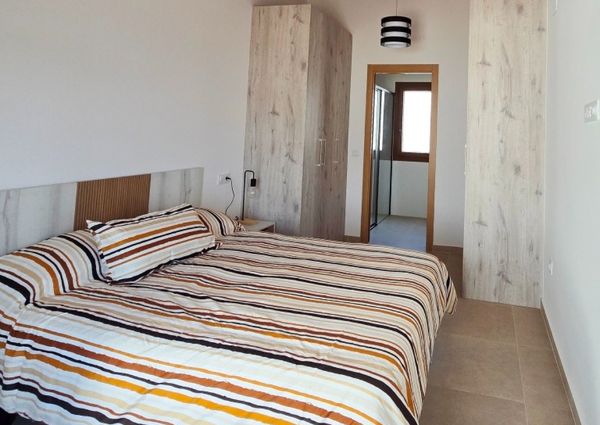 LUXURY SEMI-DETACHED HOUSE FOR RENT IN THE CENTER OF MORAIRA, FIRST LINE TO THE SEA