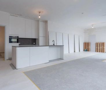 Modern 2-slpk app met terras en autostaanplaats. - Photo 2