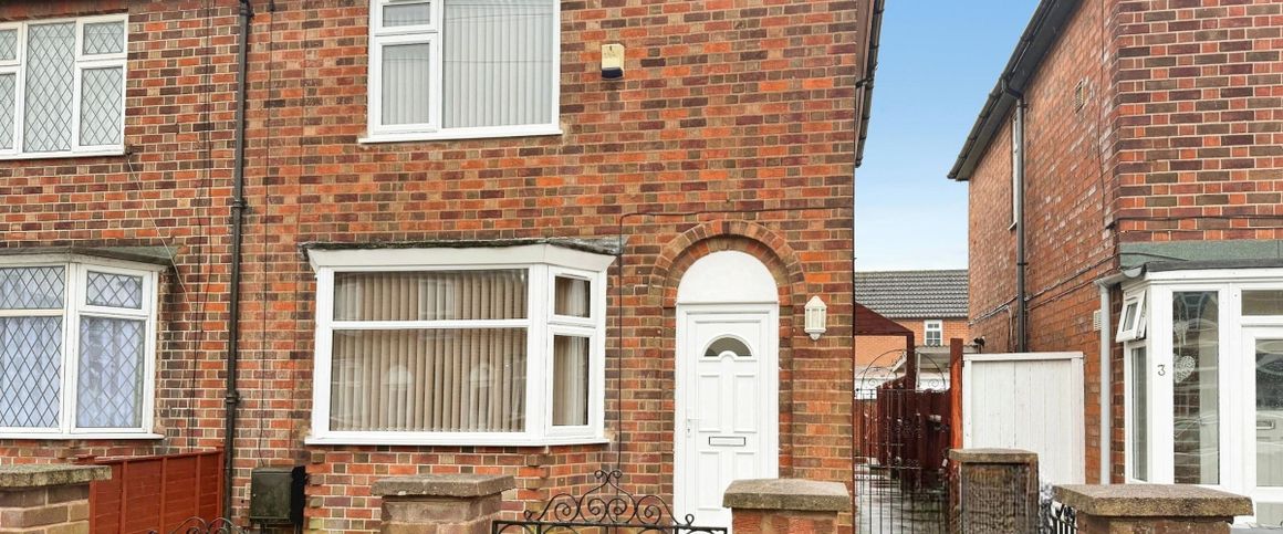 3 bed semi-detached house to rent in Glenmore Road, Leicester - Photo 1