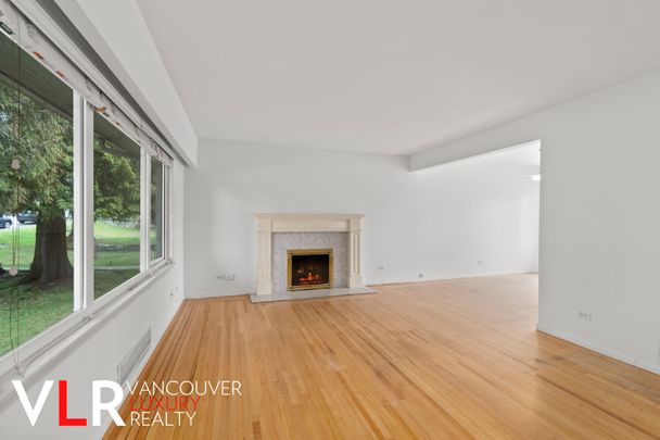 House in North Vancouver, BC - Photo 1