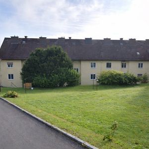 günstige 2 Zimmerwohnung im Erdgeschoss – ruhig und grün wohnen in Ampflwang mit dennoch guter Infrastruktur! Verfügbar ab 01.09.2026! - Foto 2
