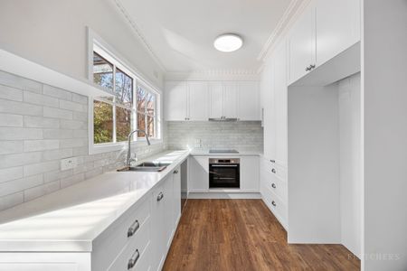 10 Park Ln, Croydon VIC 3136 - House For Rent | Domain - Photo 4