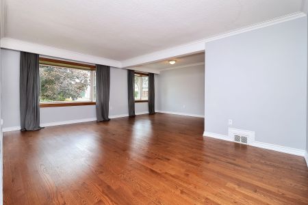 For Lease - 19 Wisteria Road, Toronto, Ontario - Photo 4