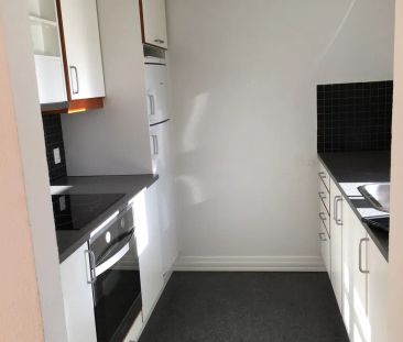 Indbydende 2-værelses lejlighed med central beliggenhed - Photo 2