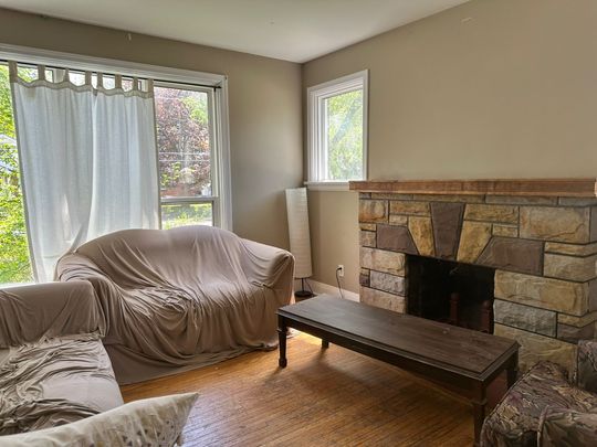 For Lease - 90 Huron Street, London East, Ontario - Photo 1