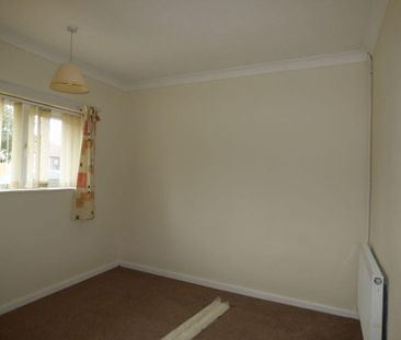 2 bedroom semi-detached bungalow to rent - Photo 3