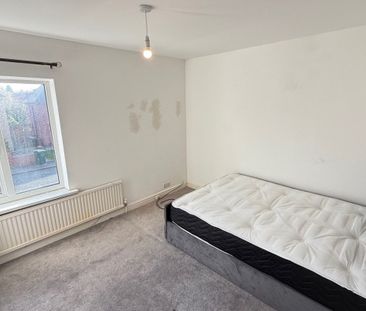 Deightonby Street - Photo 1