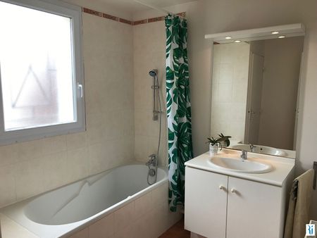 Location Maison 4 pièces 83m² LE MESNIL ESNARD 76240 - Photo 2